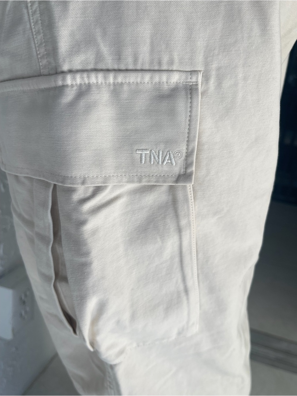 Aritzia TNA Beige Cargo Pants - Picture 9 of 9